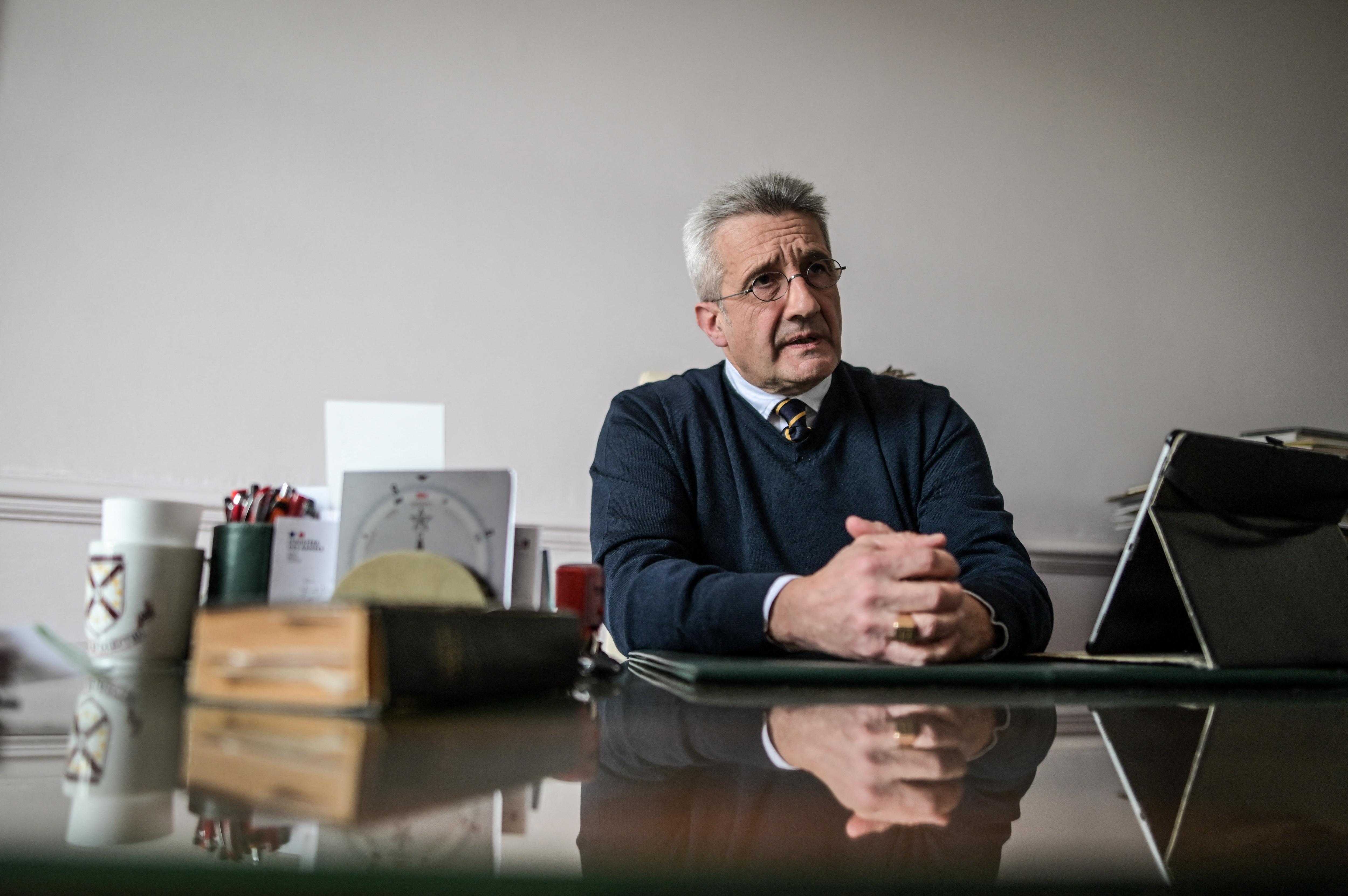 Pau : la justice annule la suspension du directeur d’un lycée privé catholique