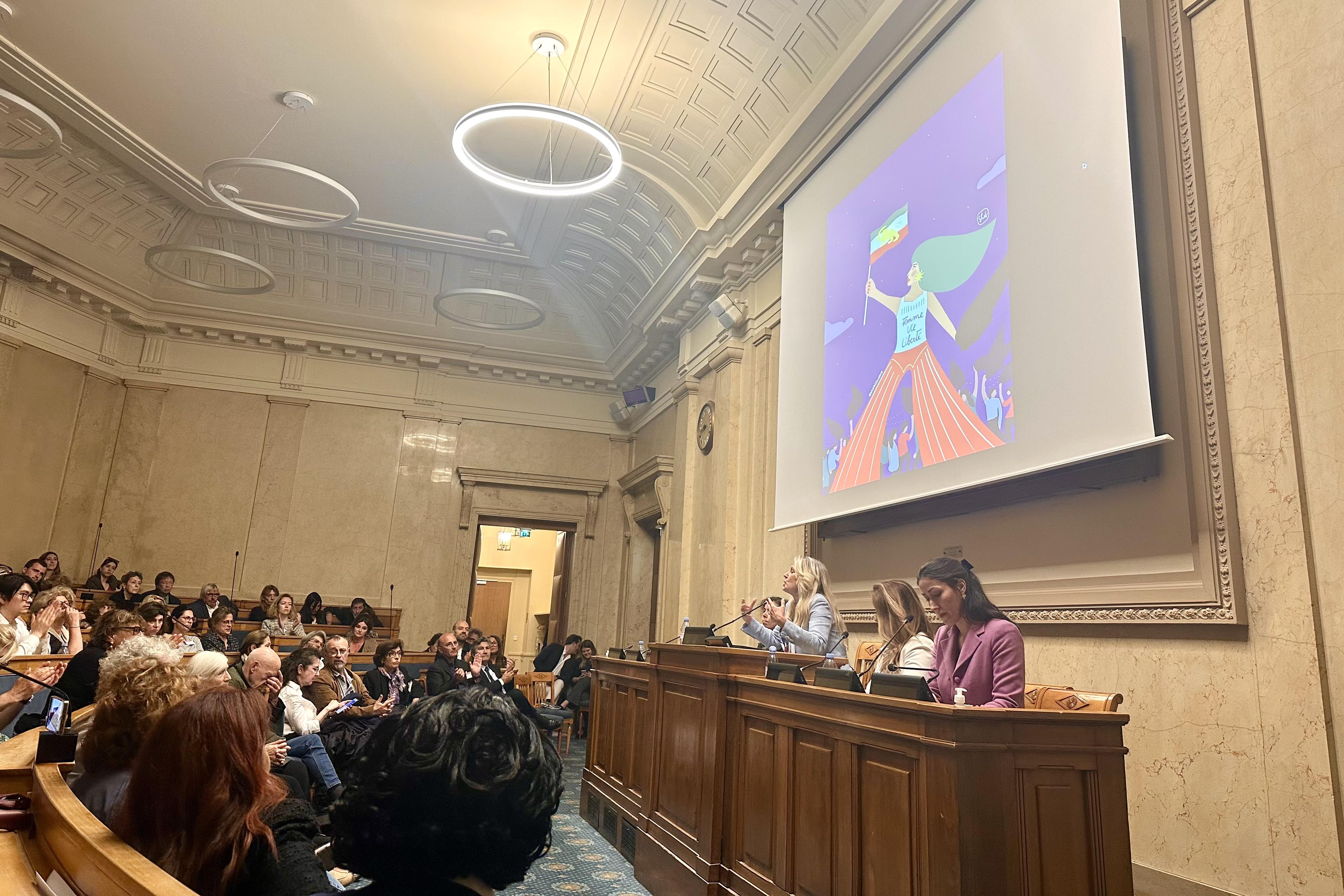 La France, bientôt islamisée comme l’Iran ? Des spécialistes sonnent le tocsin à l’Assemblée nationale