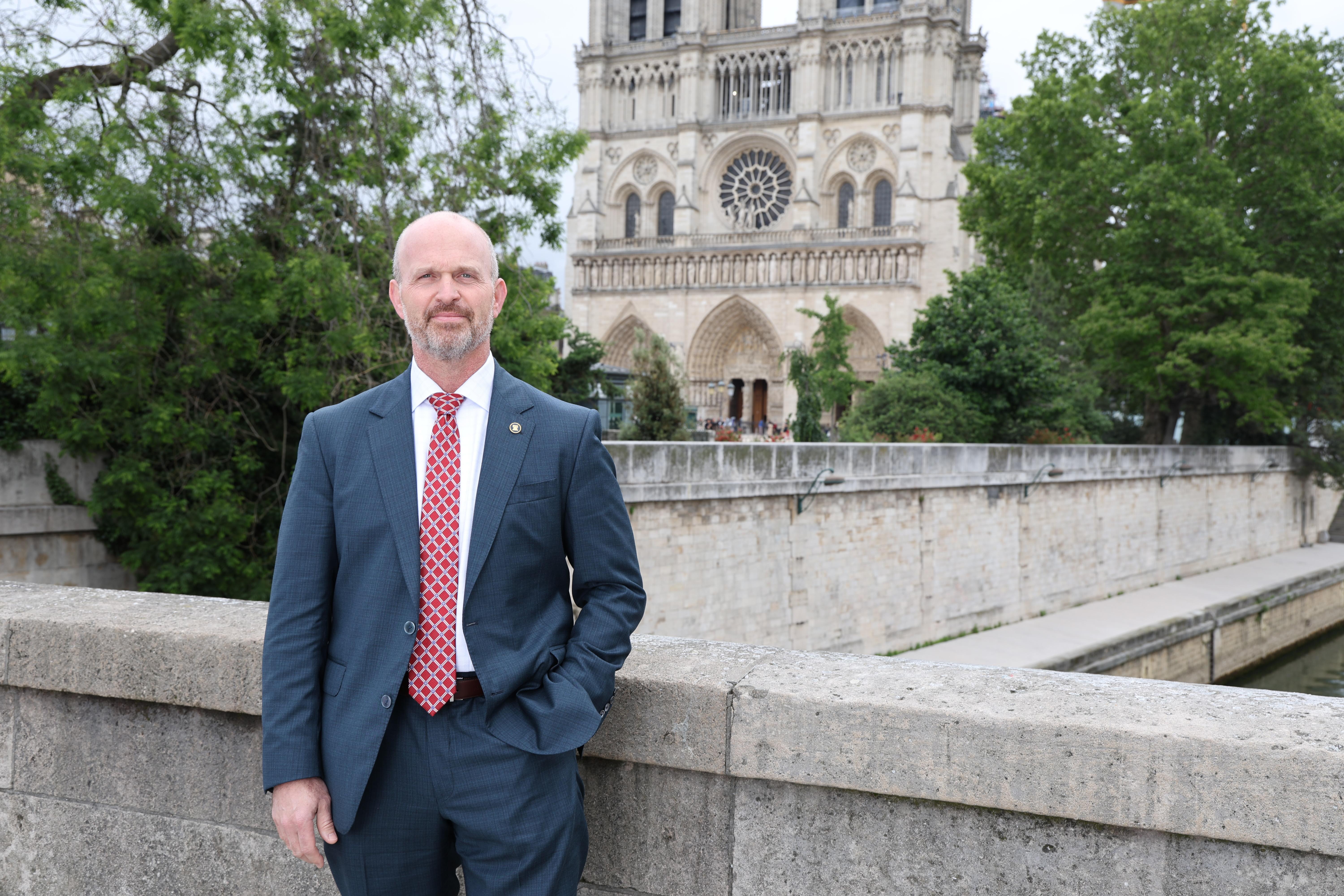 Kevin Roberts : «Vous êtes au bord du suicide national»