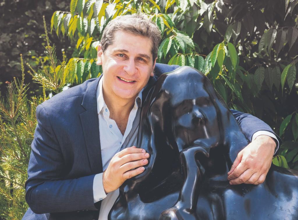 De Molière à Offenbach : Nicolas Rigas, voix haute du théâtre lyrique français