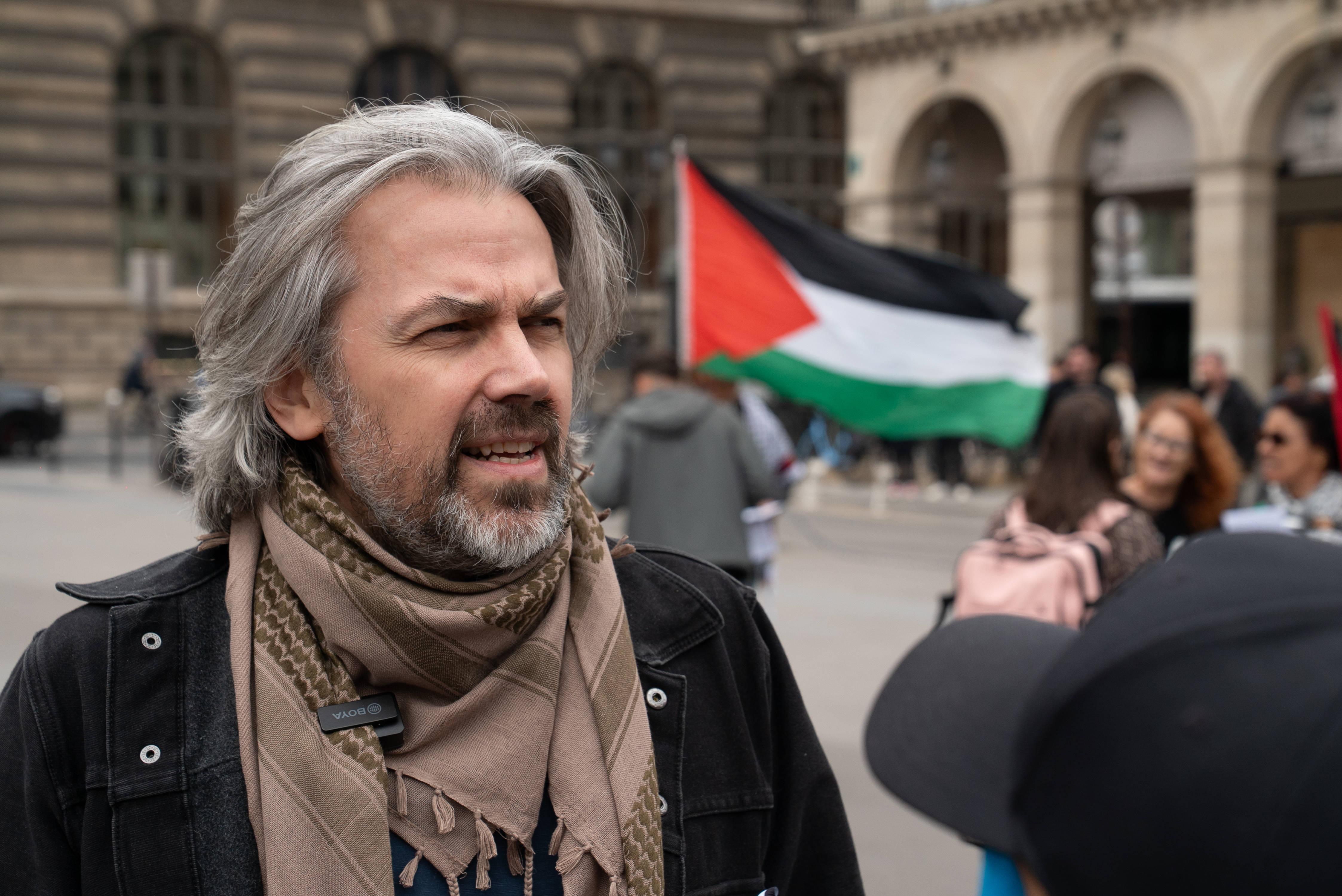 Conflit israélo-palestinien : Aymeric Caron s’attaque à la France «raciste» sur Oumma TV