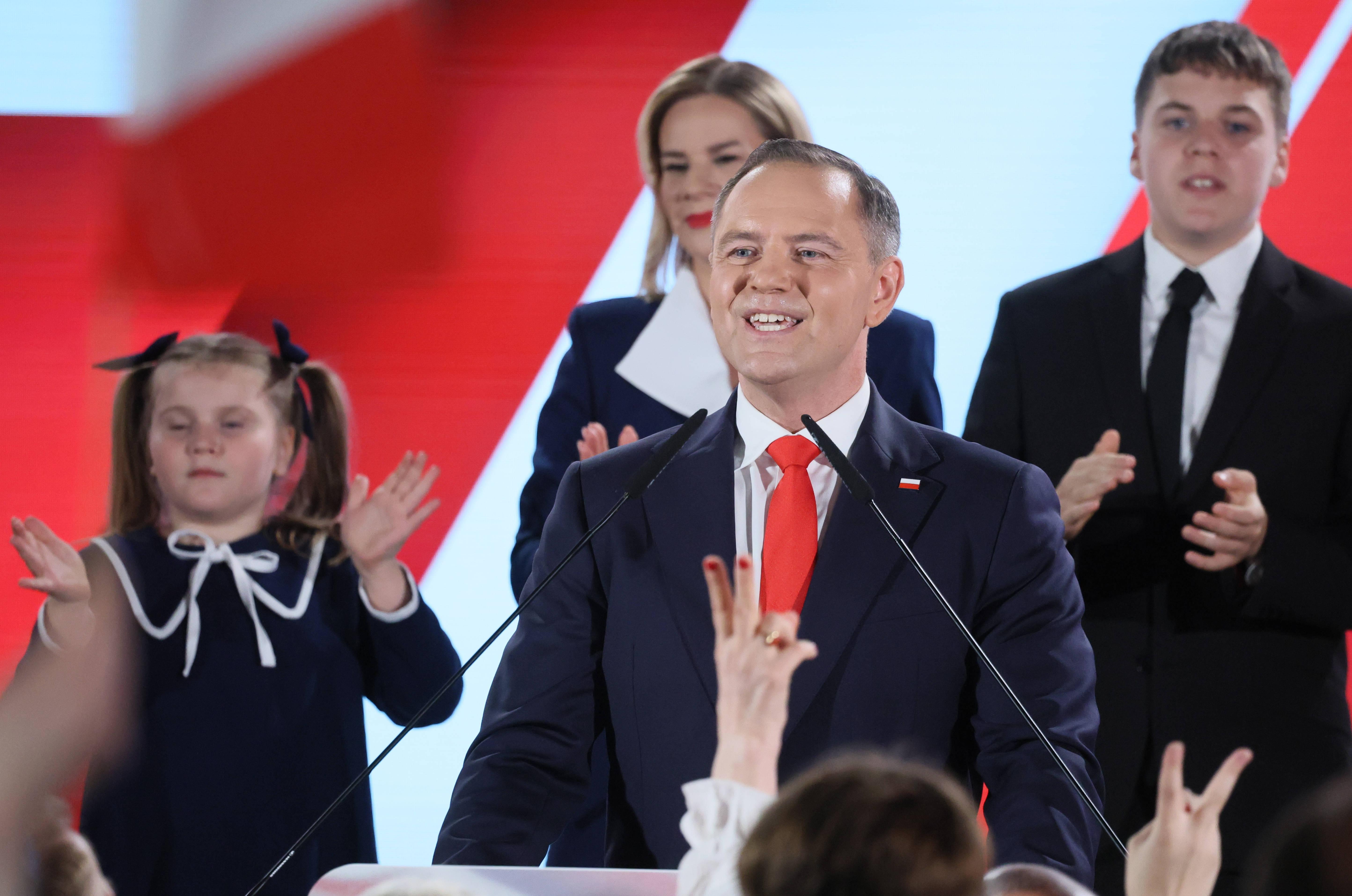 «Désaveu pour l’oligarchie de Bruxelles» : les nationalistes français saluent la victoire de Karol Nawrocki en Pologne