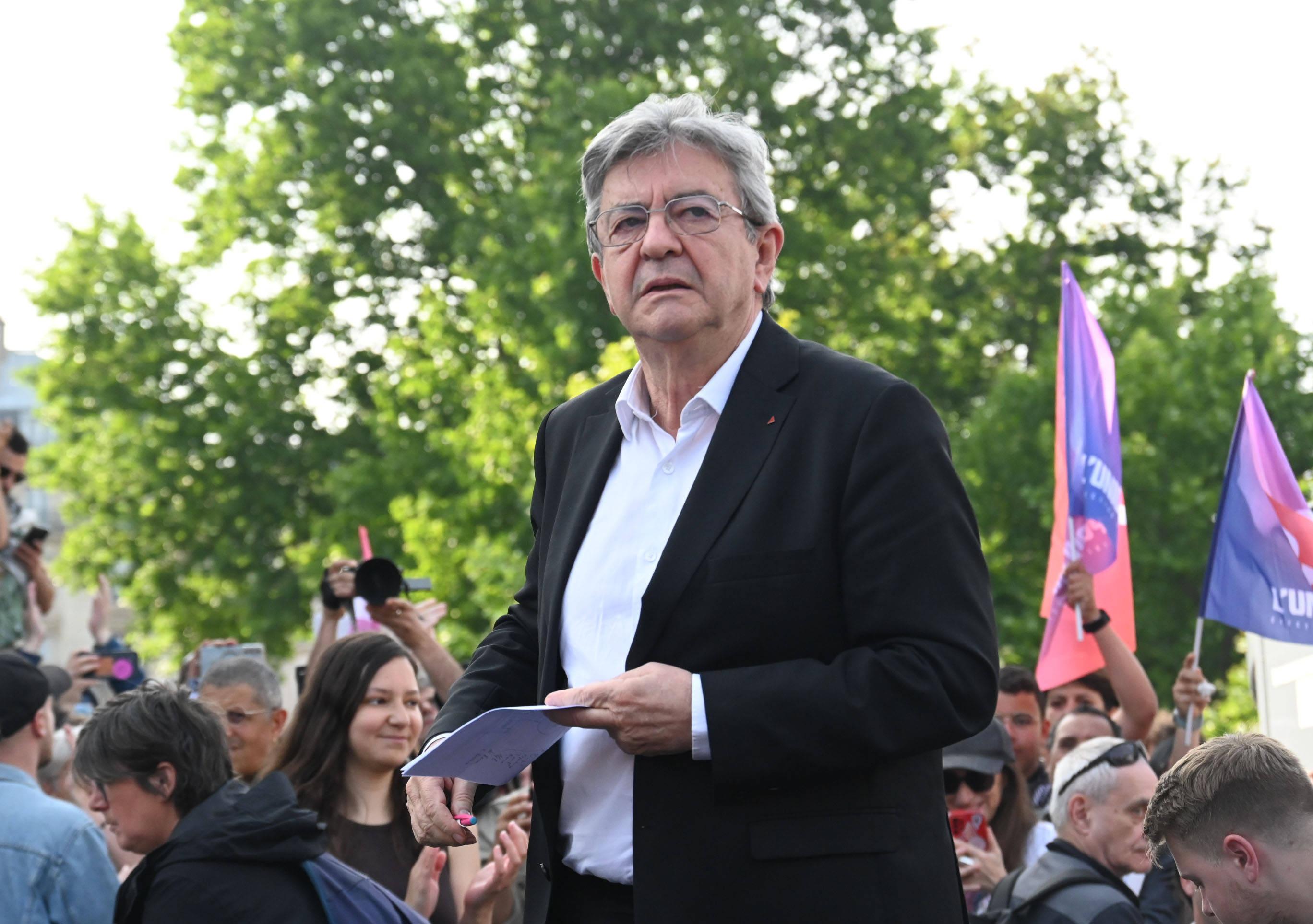 Histoire : Mélenchon encense les Arabes, qui «inventaient les maths» pendant que le roi Dagobert «mettait sa culotte à l’envers»