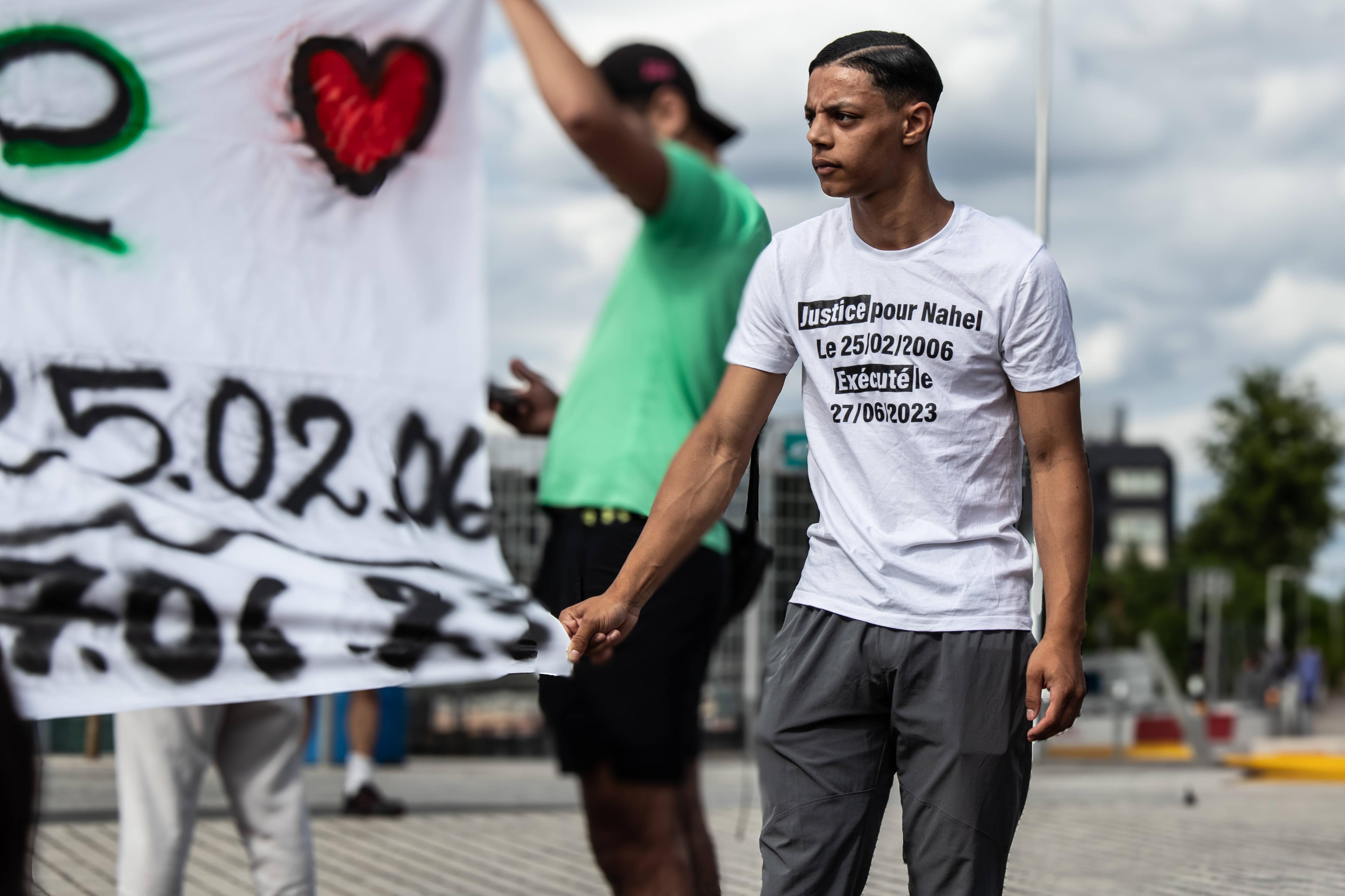 Deux journalistes de Boulevard Voltaire agressés lors d’un rassemblement pour Nahel
