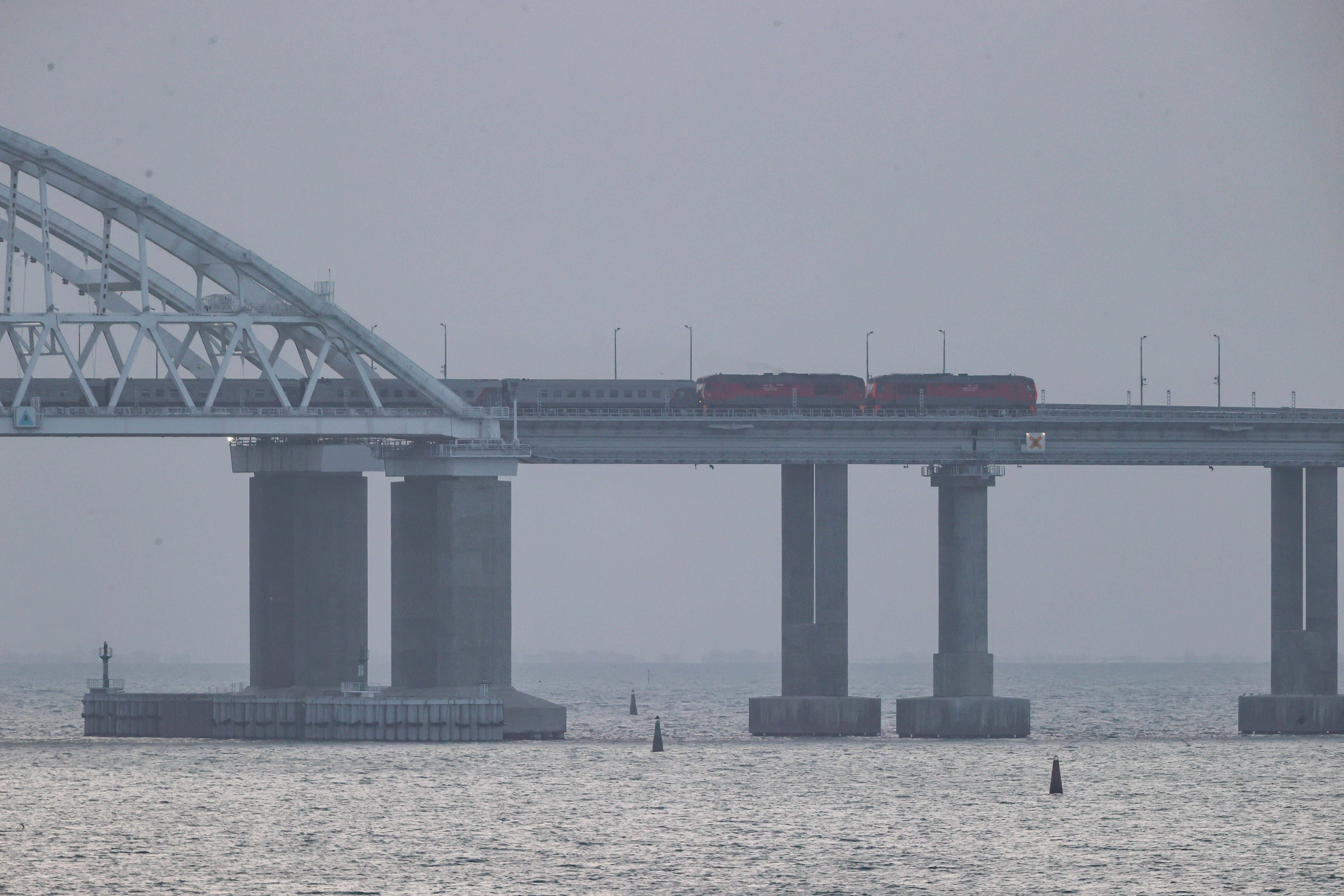 Guerre en Ukraine : Kiev revendique une attaque contre le pont de Crimée