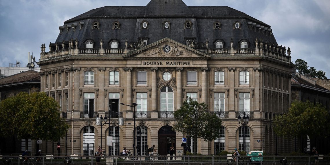 «On a peur de dépenser» : à la Grande Braderie de Bordeaux, les annonces de François Bayrou refroidissent les consommateurs