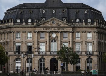 «On a peur de dépenser» : à la Grande Braderie de Bordeaux, les annonces de François Bayrou refroidissent les consommateurs