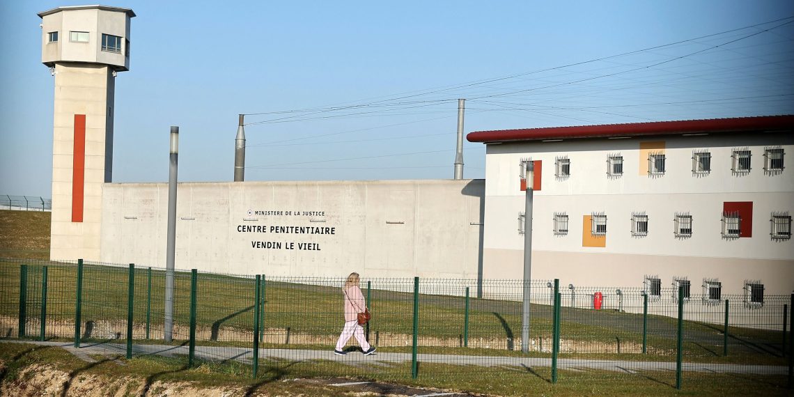 «J’espère qu’ils seront bien gardés» : près de la prison de Vendin-le-Vieil, les riverains inquiets de vivre à côté de dangereux détenus