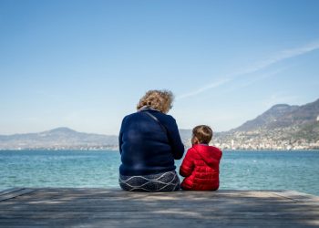 Les décès dépassent les naissances pour la première fois en France, un tournant historique anticipé mais accéléré
