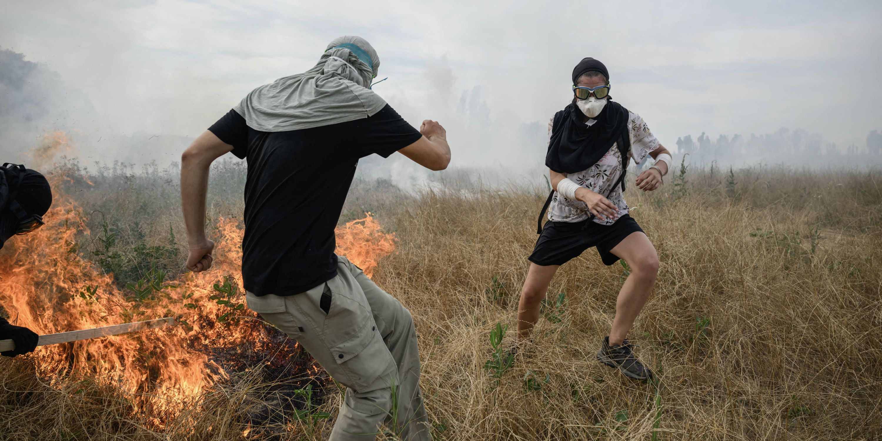 Incendies, affrontements avec les CRS… Retour sur les violences qui ont émaillé les manifestions contre le chantier de l’A69