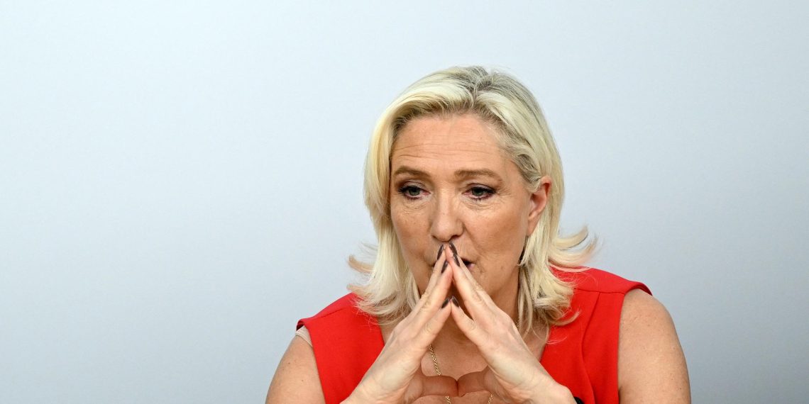 Budget 2026 : «En l’état, il est impossible pour le RN de ne pas censurer» le gouvernement, prévient Le Pen