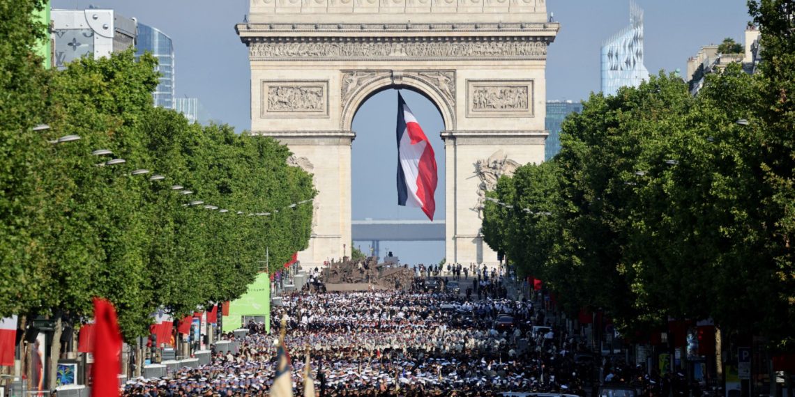 EN DIRECT – 14 Juillet : suivez le défilé militaire sur les Champs-Élysées