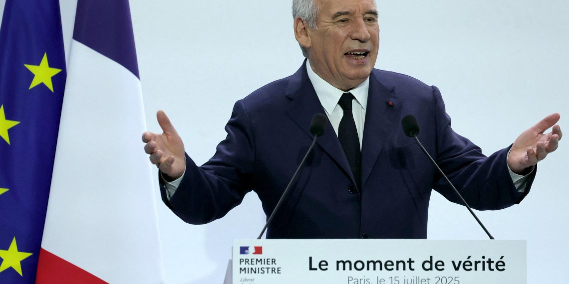 «Attaque directe contre nos racines», «soumission pathétique au capital prédateur»… La suppression de deux jours fériés scandalise l’opposition
