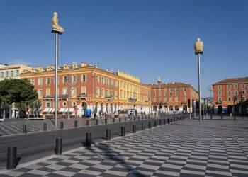 À Nice, des kiosques de police municipale installés sur deux places très fréquentées de la ville