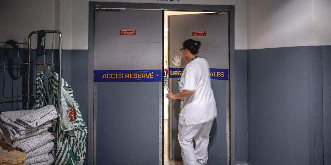 Déchaînement de violence dans un hôpital du Havre : une infirmière visée par des jets de couteaux
