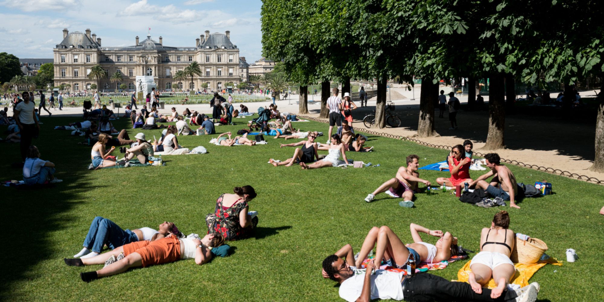 Canicule : impossible de se rafraîchir dans ces parcs parisiens qui deviennent de véritables coupe-gorges le soir