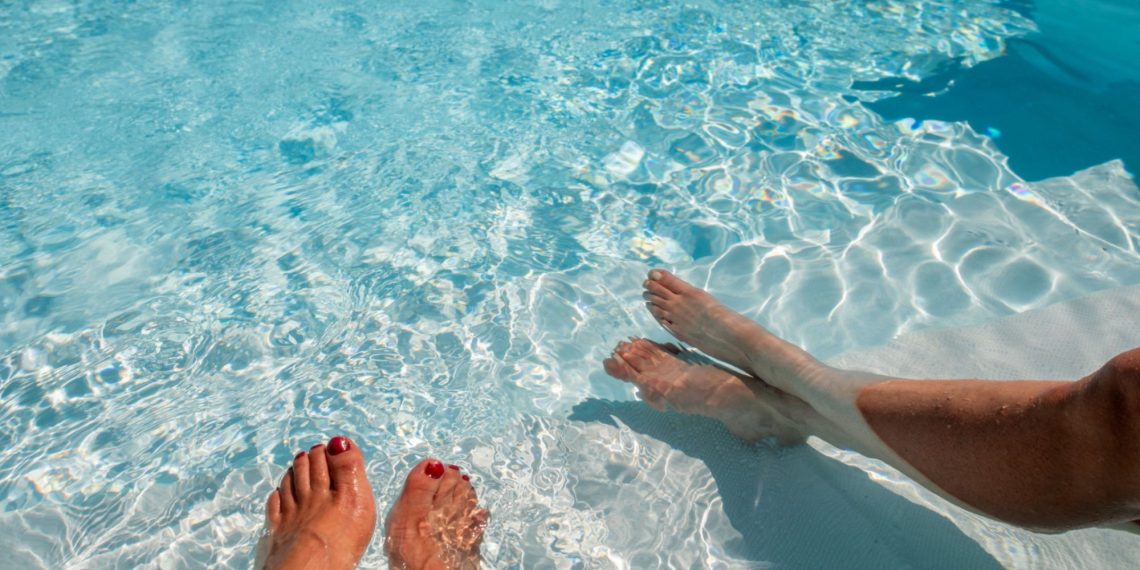 À Rennes, la métropole écologiste réduit la taille des piscines