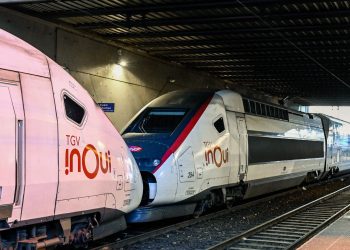 Un TGV Brest–Paris «oublie» de s’arrêter en gare : 80 personnes bloquées à quai