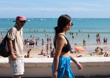 «L’indécence gagne du terrain» : le maire des Sables-d’Olonne met le holà et demande aux touristes de s’habiller correctement