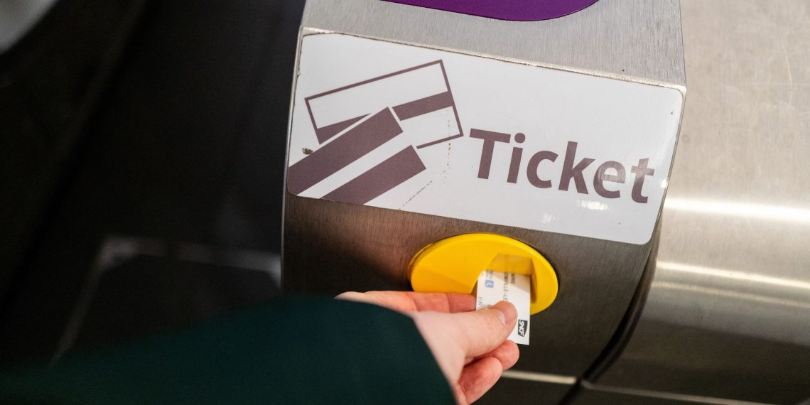 Disparition des tickets de métro : un véritable casse-tête pour les touristes de passage à Paris