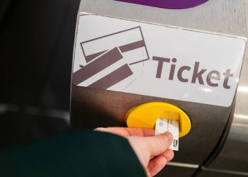 Disparition des tickets de métro : un véritable casse-tête pour les touristes de passage à Paris