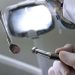 Belgique : Un dentiste frappé au visage en pleine consultation parce qu’il « s’y prenait mal »