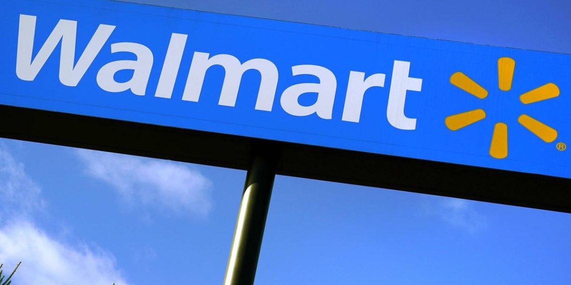 Texas : Un grand-père de 45 ans incarcéré après la découverte d’un bébé dans une poubelle de supermarché