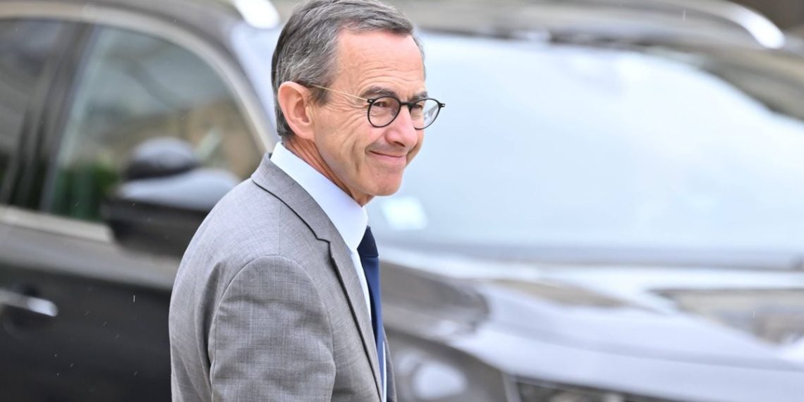 Le ministère de l’Intérieur en passe de réduire les déplacements en France d’un « certain nombre de dignitaires algériens »