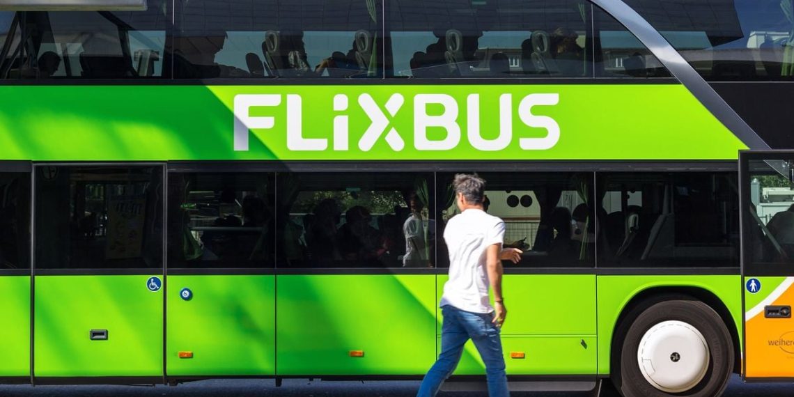 « C’est inadmissible »… Les passagers d’un Flixbus attendent huit heures sur une bande d’arrêt d’urgence