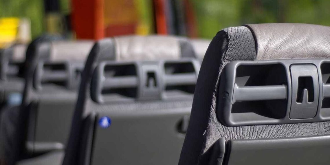 Angleterre : Un car scolaire se renverse sur le toit, un enfant tué, 21 personnes hospitalisées