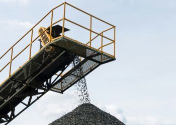 Russie : Le bus de la mine tombe dans un ravin de 25 mètres, treize ouvriers retrouvés morts