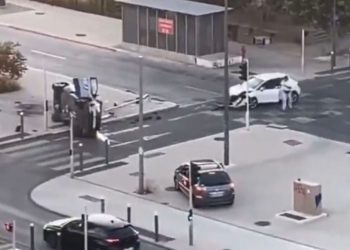 Marseille : Une vidéo de policiers pris à partie après leur accident devient virale sur les réseaux sociaux