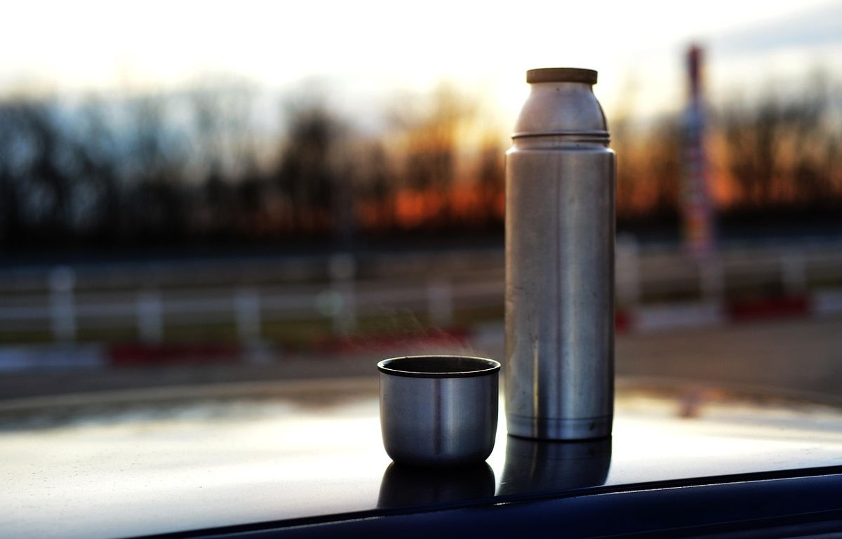 Il meurt intoxiqué au plomb après avoir bu dans le même thermos pendant dix ans