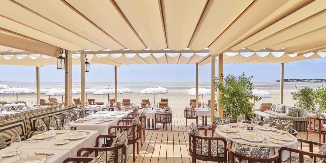 Restos, accessoires et inspirations : les indispensables de cet été