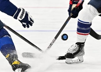 Un prodige écossais du hockey sur glace meurt en tombant d’un balcon à Ibiza
