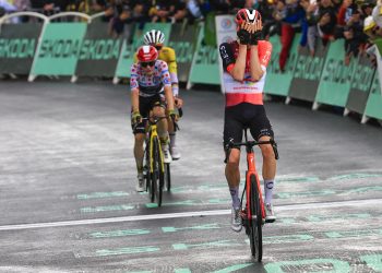 Tour de France : Arensman double la mise à La Plagne, Pogacar contrôle