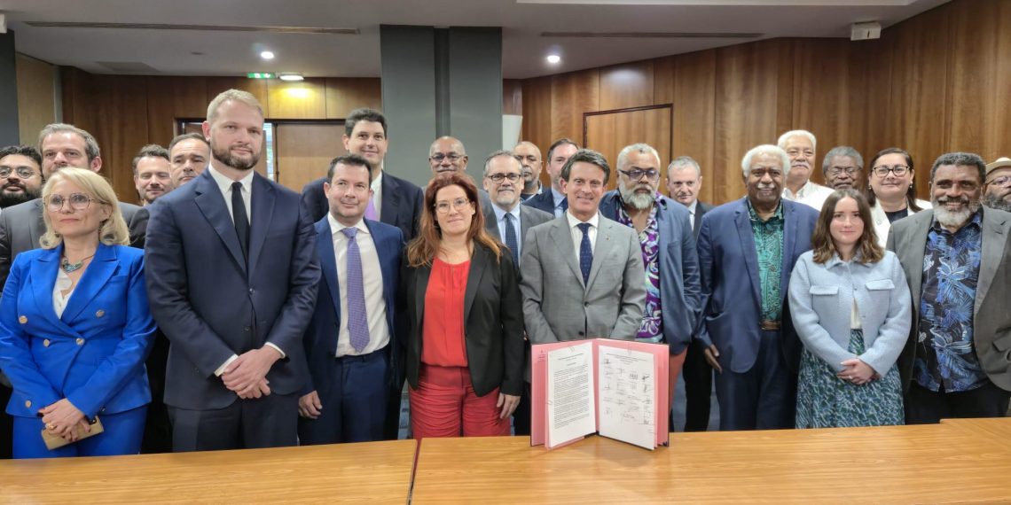 Nouvelle-Calédonie : accord historique pour acter le maintien dans la France