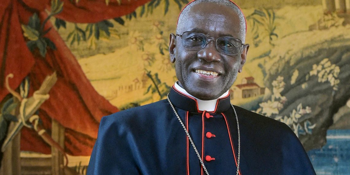 Le cardinal Sarah, messager du pape, en pèlerin de la foi bretonne