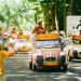 Deudeuches, bob, saucisson : la caravane Cochonou fait son show sur le Tour de France