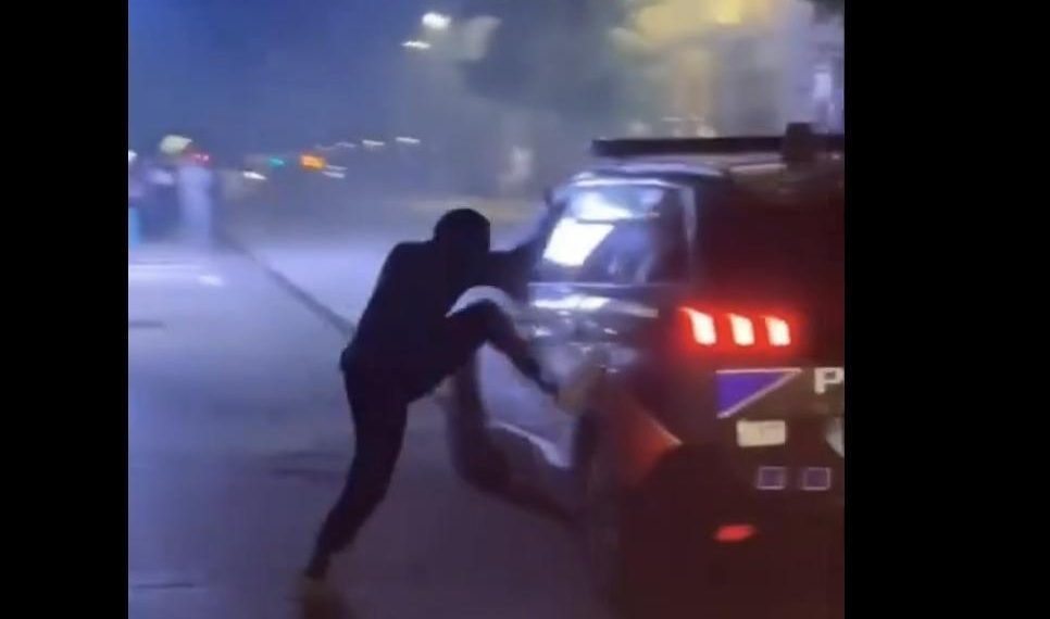 14-Juillet : un homme se déchaîne contre une voiture de police à Lyon