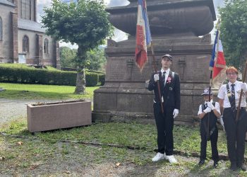 Pour «honorer la mémoire de nos aînés», l’Union nationale des combattants cherche des porte-drapeaux