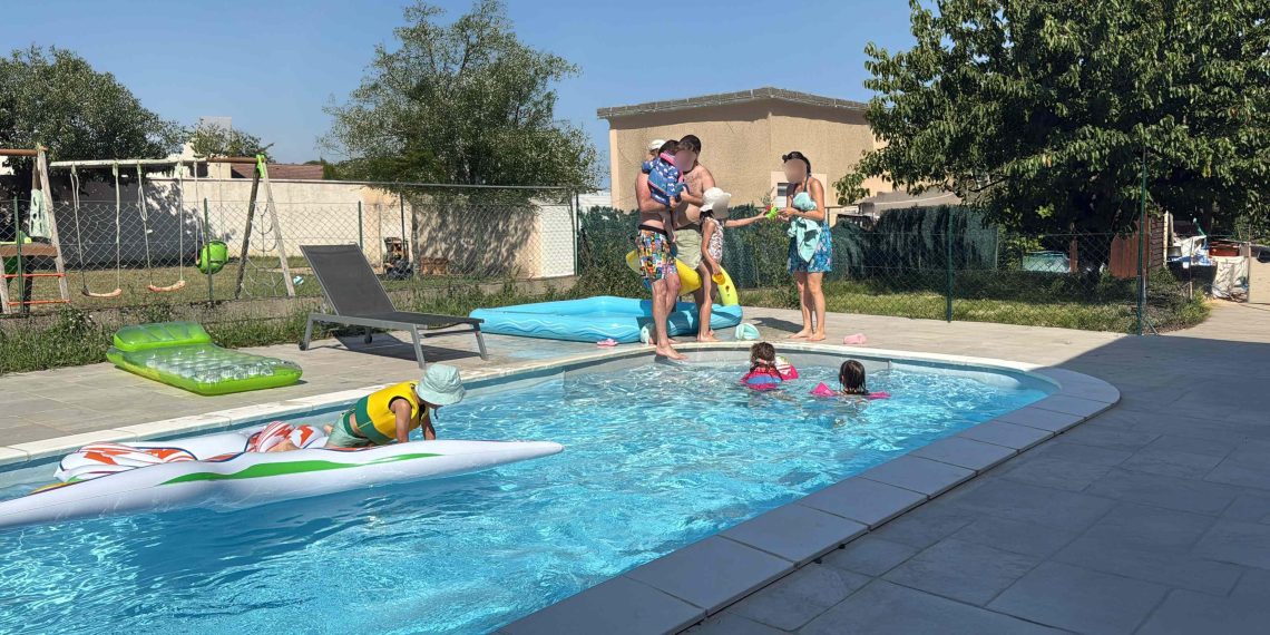 Économie collaborative : le boum des locations de piscines privées
