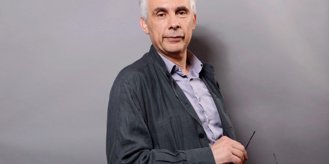 «Une langue d’affameurs et de barbares» : la charge de Daniel Schneidermann sur l’hébreu suscite un tollé