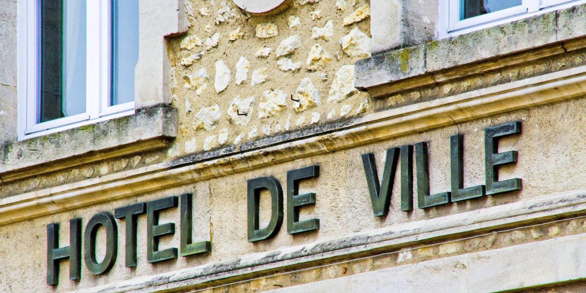 Le RN et LFI en passe de réaliser une percée aux municipales de 2026