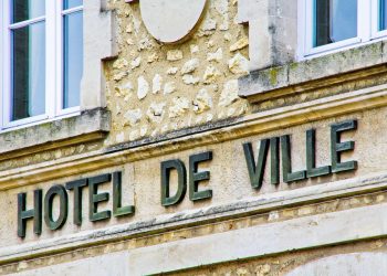Le RN et LFI en passe de réaliser une percée aux municipales de 2026