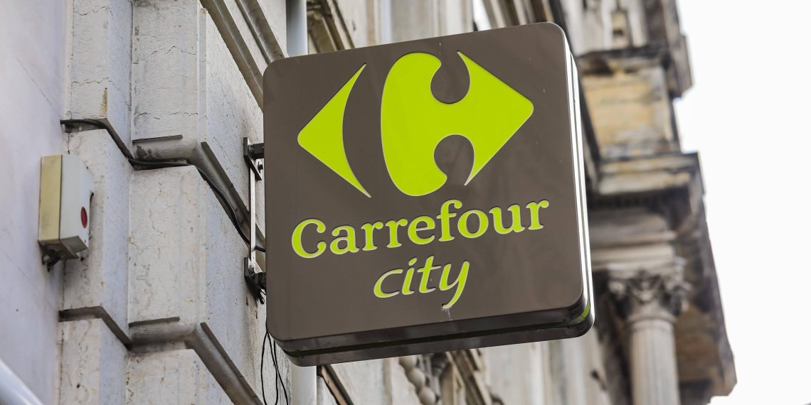 «Un village d’enfants gâtés qui croient que tout leur appartient» : des stars s’opposent à l’implantation d’un Carrefour City dans leur quartier de Paris