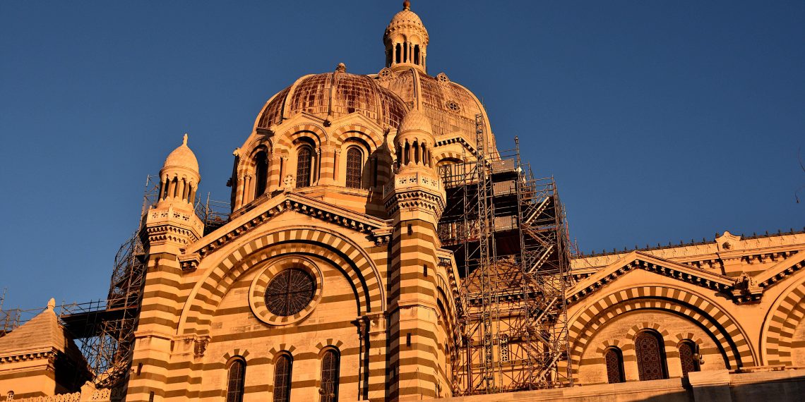 Marseille : un homme profère des menaces de mort et crie «Allah akbar» dans la cathédrale