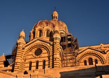 Marseille : un homme profère des menaces de mort et crie «Allah akbar» dans la cathédrale