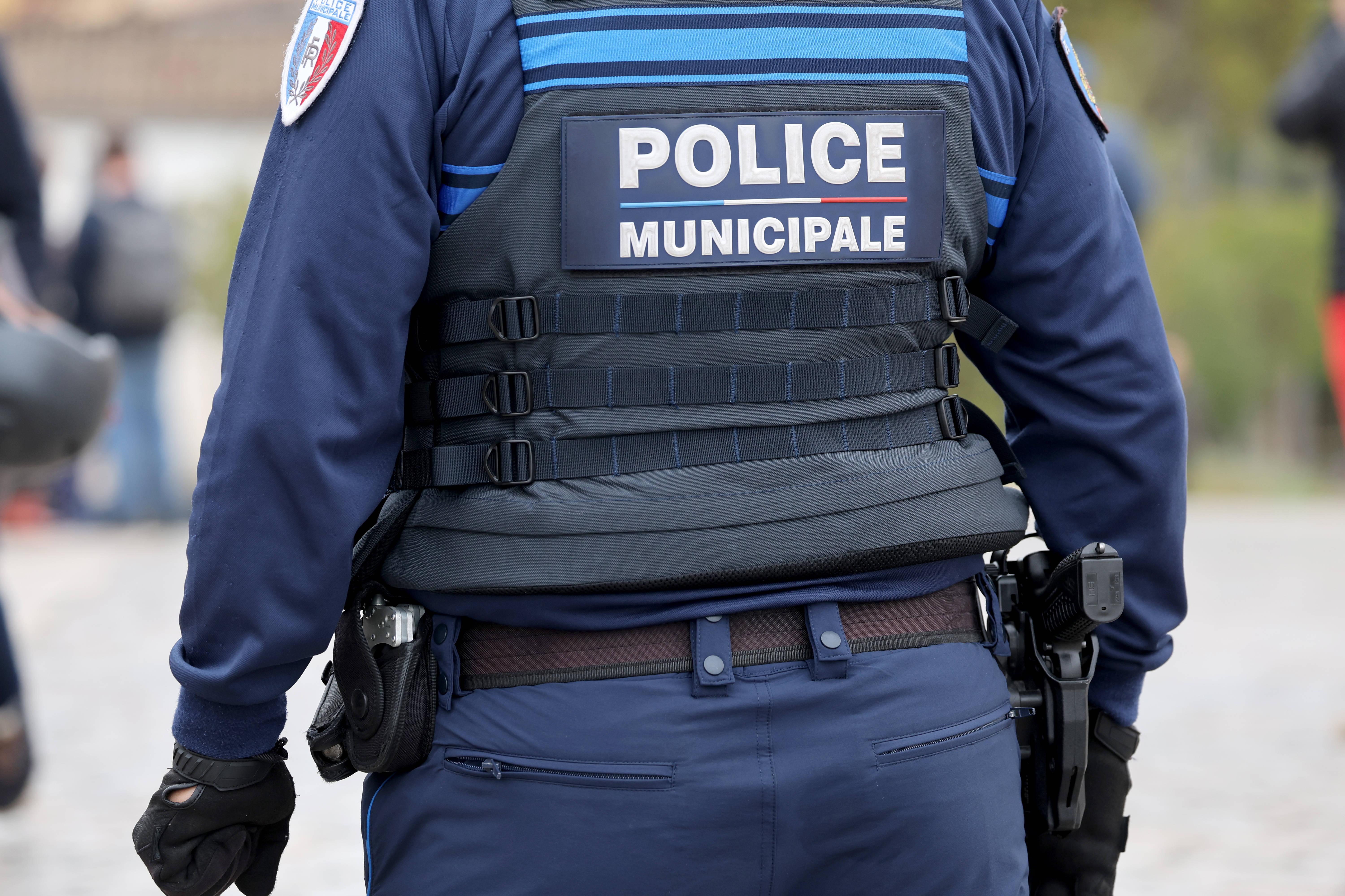 «Les chiffres des coups et blessures m’ont interpellé» : un maire écologiste de Gironde veut armer ses policiers municipaux