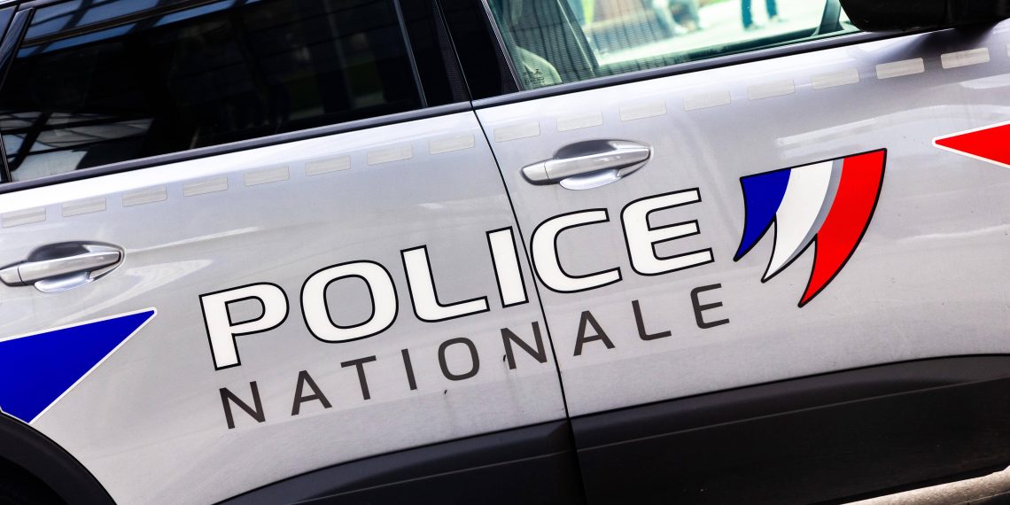 Mantes-la-Jolie : des policiers attaqués par une quarantaine d’individus après un vol de moto